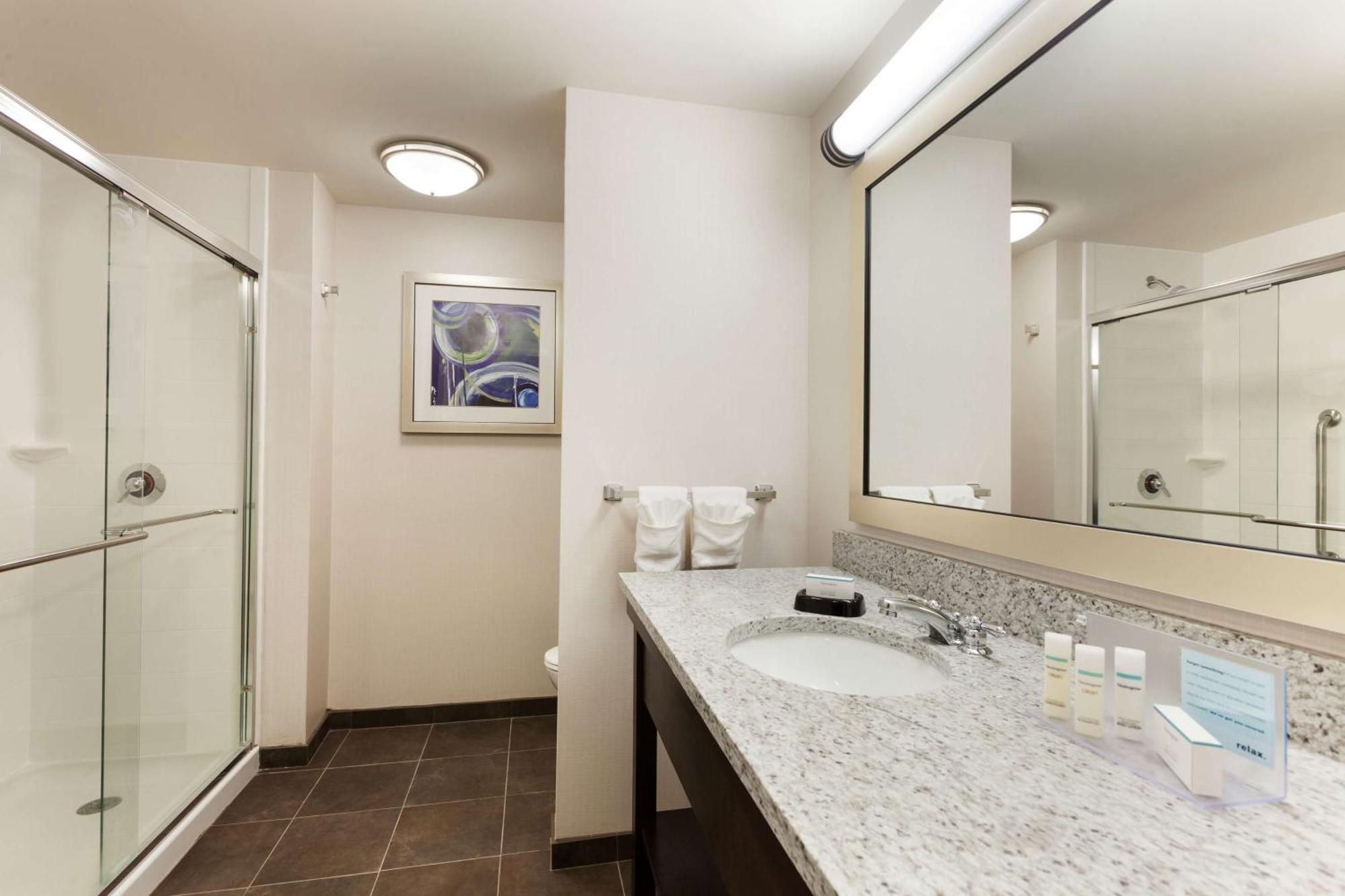 Hampton Inn And Suites Кэмп Спрингс Экстерьер фото